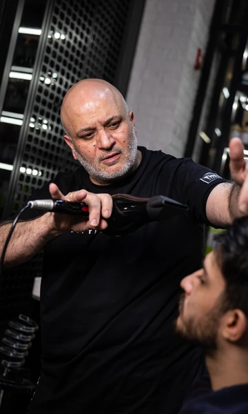 DMG Barber_Husam Abou Ali_