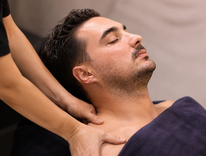 Head, Shoulders and Neck Massage for Men in Dubai at the Loft Gents Grooming